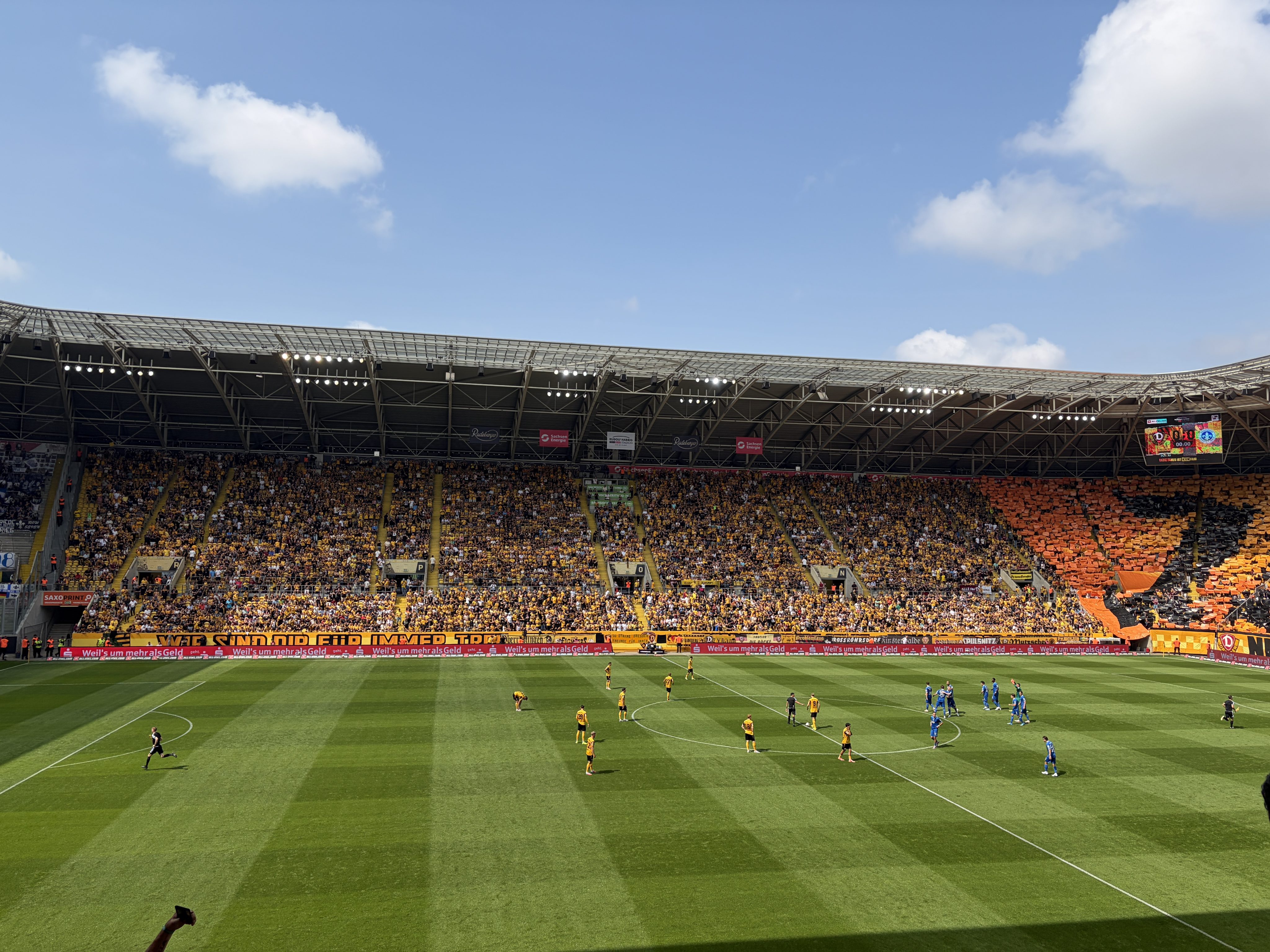 Dynamo Dresden VIP Tickets: Fußball als besonderes Erlebnis mit Hotel in Dresden